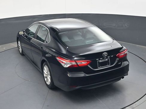 Used 2018 Toyota Camry LE w/ Moonroof Package FWD image 20