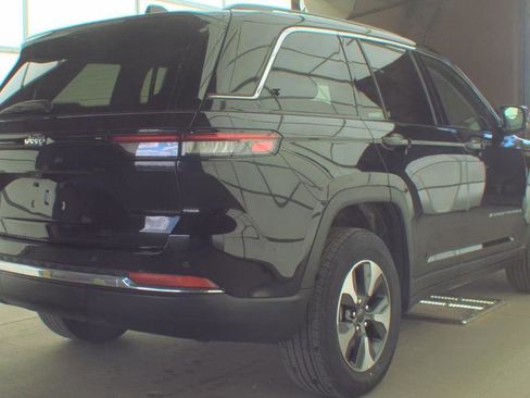 Used 2022 Jeep Grand Cherokee Limited 4xe AWD/4WD image 3