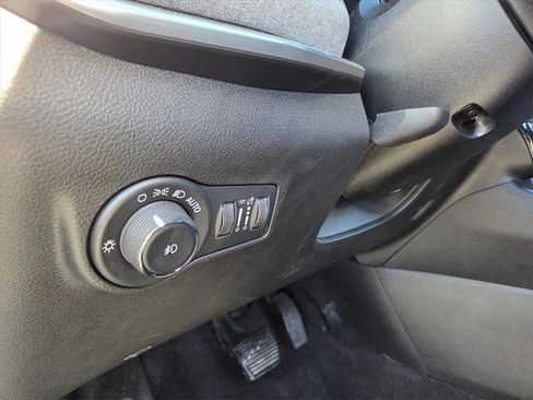 Certified 2024 Jeep Compass Latitude image 17