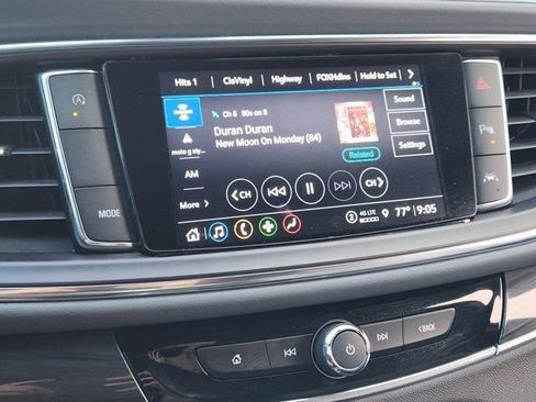 Used 2022 Buick Enclave Essence w/ Sport Touring Edition image 6