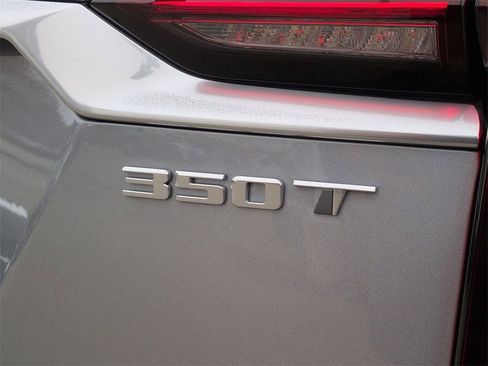 Used 2025 Cadillac XT6 Luxury image 28