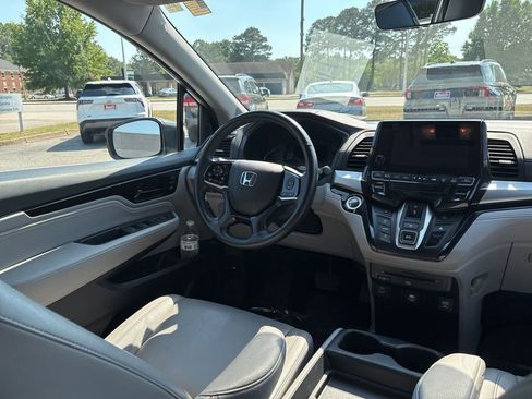 Used 2023 Honda Odyssey Touring image 8