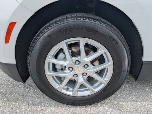 Used 2024 Chevrolet Equinox LT FWD image 11