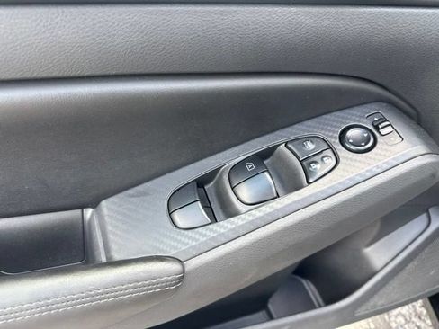 Used 2024 Nissan Altima 2.5 SV FWD image 13