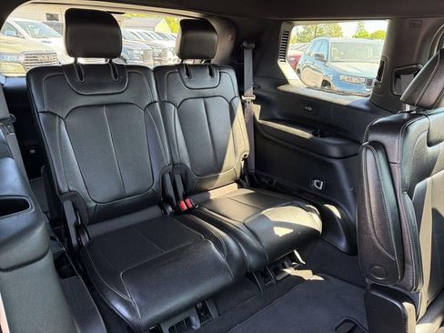 Used 2024 Jeep Grand Cherokee L Limited w/ Luxury Tech Group II AWD/4WD image 18