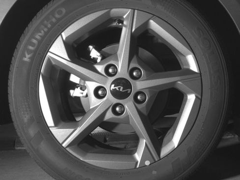 Used 2025 Kia K4 LXS image 15