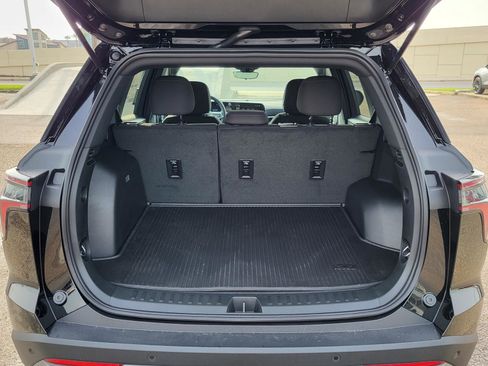 New 2026 Chevrolet Equinox LT image 12