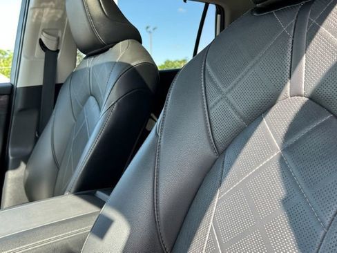 Used 2021 Toyota Highlander Platinum AWD/4WD image 39