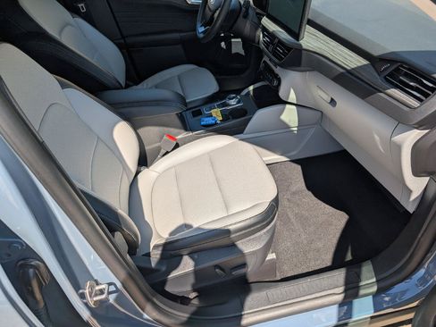Used 2025 Ford Escape Platinum AWD/4WD image 19
