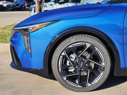 New 2025 Kia K4 GT-Line image 5