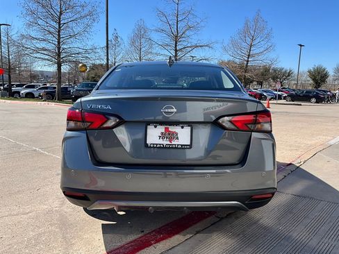 Used 2025 Nissan Versa SV image 7
