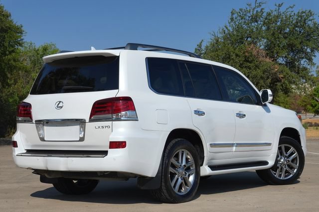 Used 2013 Lexus LX 570 4WD w/ Luxury Pkg w/Pre-crash image 5