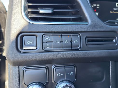 Used 2022 GMC Yukon SLE image 18