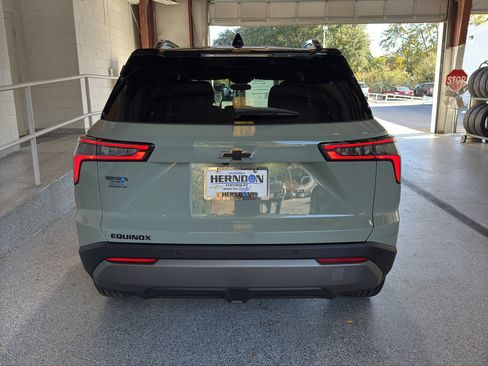 New 2026 Chevrolet Equinox LT w/ Convenience Package II image 6