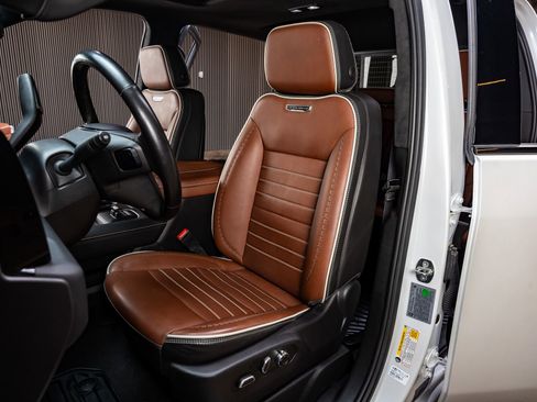 Used 2024 GMC Sierra 3500 Denali Ultimate image 28