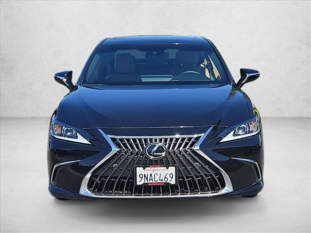 Used 2024 Lexus ES 300h w/ Luxury Package FWD image 2