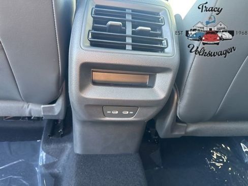 New 2025 Volkswagen Tiguan SE image 21