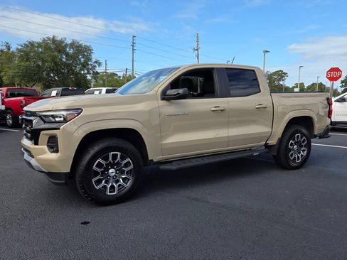 Used 2023 Chevrolet Colorado Z71 w/ Z71 Convenience Package 2 AWD/4WD image 3