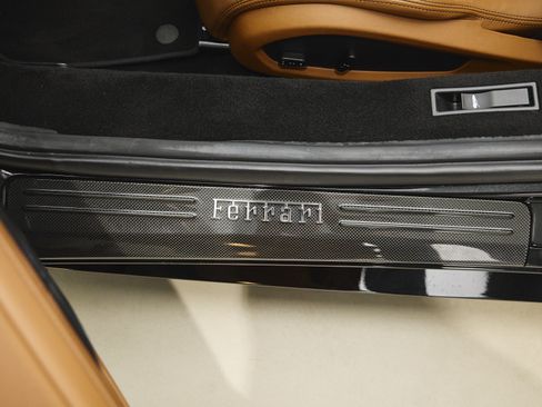 Used 2013 Ferrari 458 Spider RWD image 11