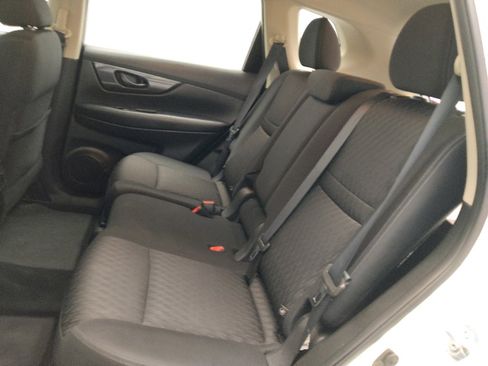 Used 2019 Nissan Rogue S AWD/4WD image 18
