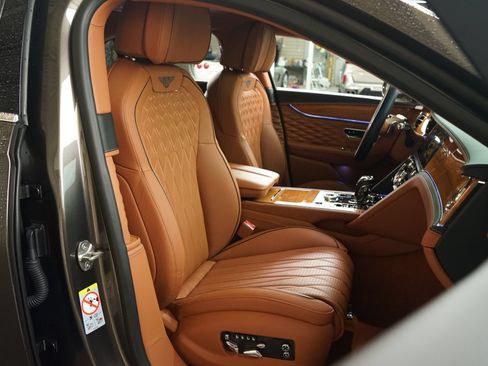 Used 2021 Bentley Flying Spur W12 w/ First Edition Specification AWD/4WD image 4