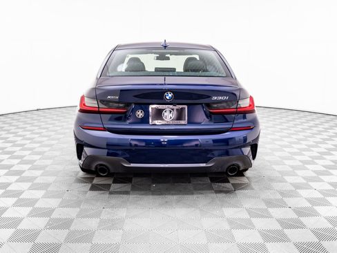 Certified 2022 BMW 330i xDrive Sedan w/ M Sport Package image 4