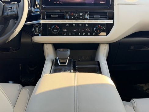 New 2026 Nissan Pathfinder SL image 26