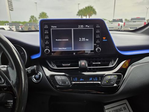 Used 2022 Toyota C-HR XLE FWD image 36