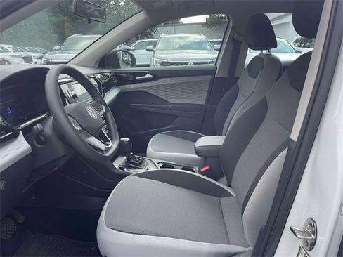 Used 2022 Volkswagen Taos S image 15