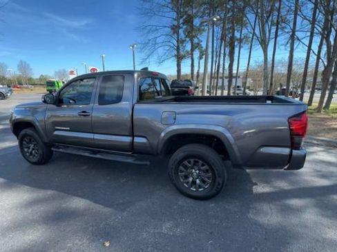 Used 2023 Toyota Tacoma SR5 w/ Technology Package image 11