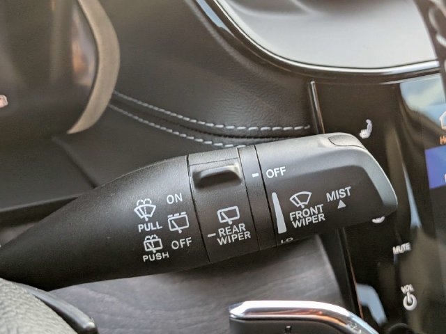 New 2027 Jeep Grand Cherokee Altitude RWD image 30