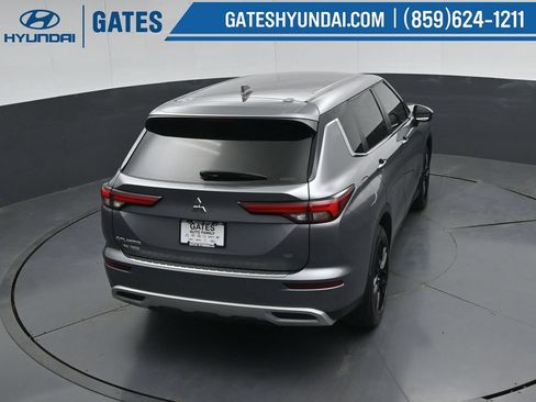 Used 2022 Mitsubishi Outlander SE AWD/4WD image 47