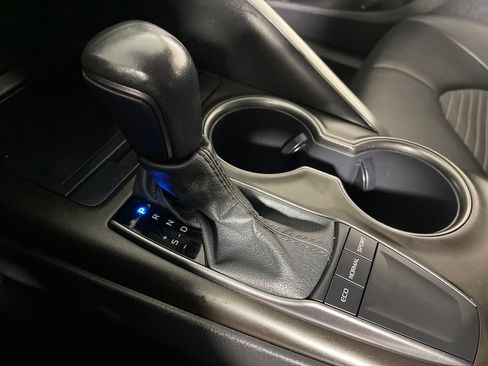 Certified 2022 Toyota Camry SE image 21