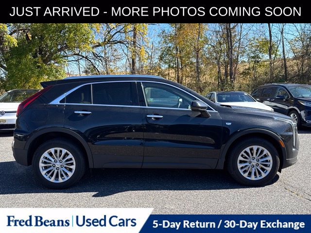 Used 2024 Cadillac XT4 Luxury w/ Cold Weather Package AWD/4WD image 11