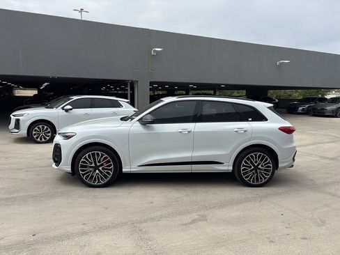 New 2026 Audi SQ5 Prestige AWD/4WD image 9