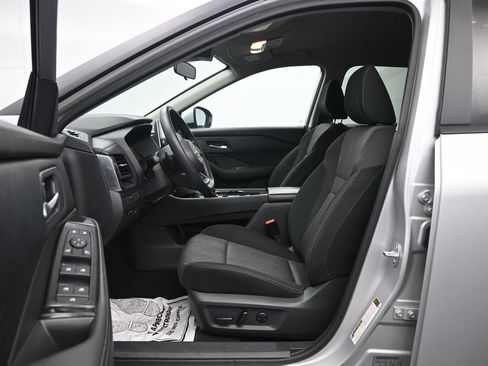 Used 2024 Nissan Rogue SV FWD image 21