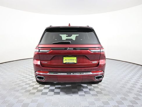 Used 2022 Jeep Grand Cherokee Overland AWD/4WD image 5