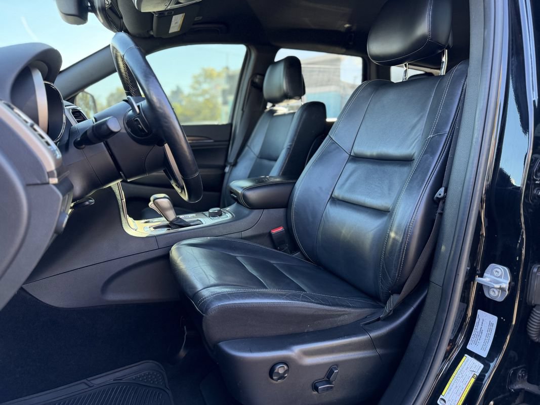 Used 2017 Jeep Grand Cherokee Limited AWD/4WD image 13