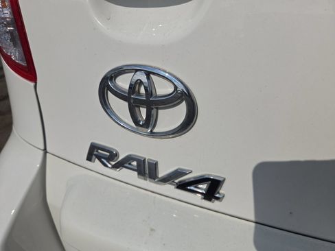 Used 2012 Toyota RAV4 4WD w/ Value Pkg image 9