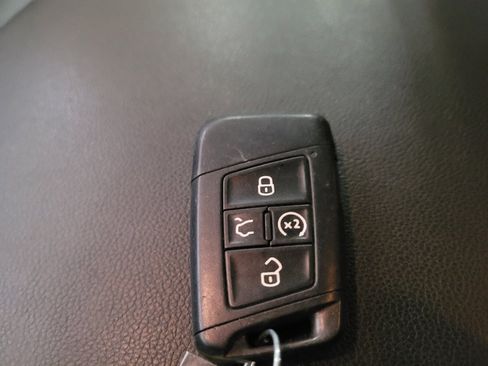 Used 2019 Volkswagen Atlas SE FWD image 32