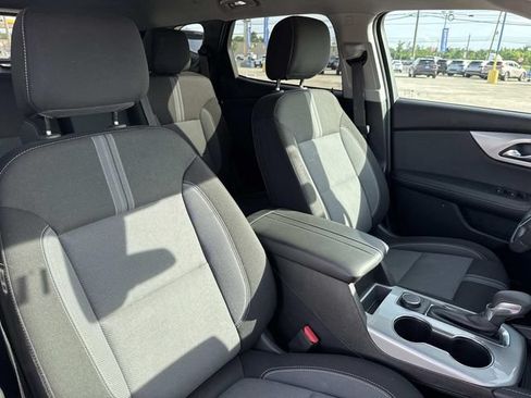 Used 2025 Chevrolet Blazer LT FWD image 27