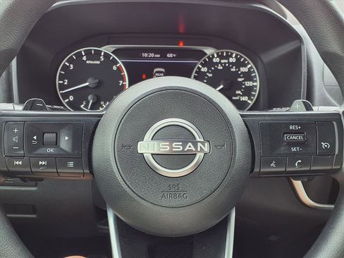 Used 2023 Nissan Rogue S image 11