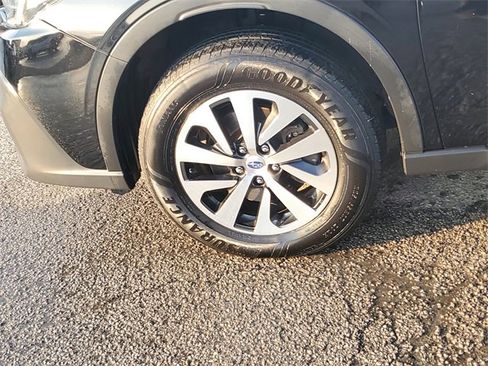 Used 2021 Subaru Outback Premium image 8