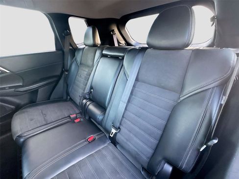 Used 2024 Mitsubishi Outlander SE image 24