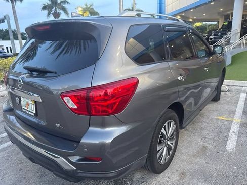 Used 2020 Nissan Pathfinder SL FWD image 12
