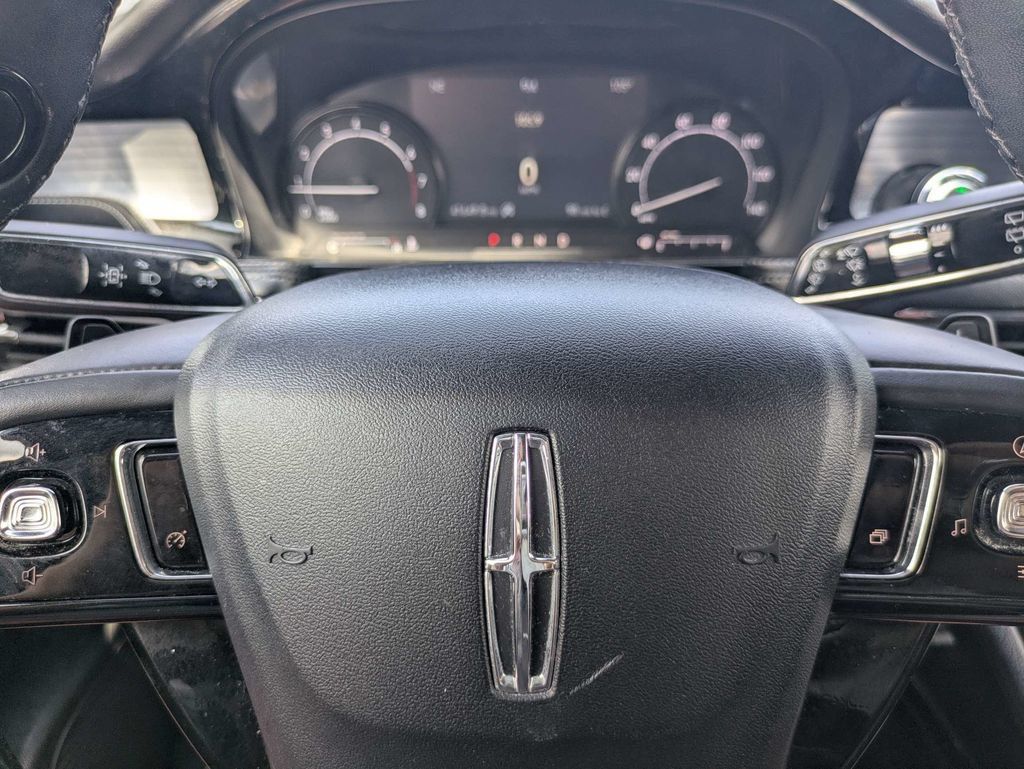 Used 2022 Lincoln Corsair AWD w/ Premium Package image 34