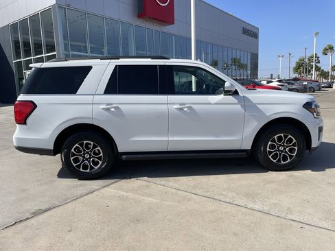 Used 2024 Ford Expedition XLT image 2