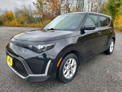 Used 2023 Kia Soul LX w/ LX Technology Package