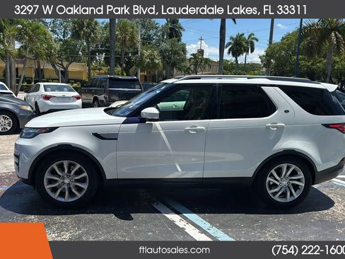 Used 2017 Land Rover Discovery HSE AWD/4WD image 6