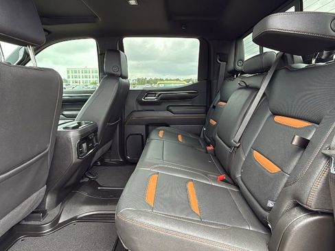 Used 2024 GMC Sierra 1500 AT4 w/ Technology Package AWD/4WD image 16